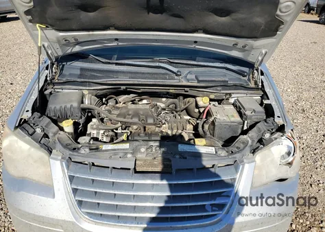 2010 Chrysler Town & Country Touring из США, поврежденный, VIN 2A4RR5D18AR440952